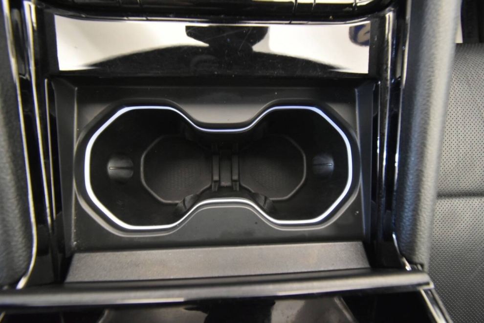 2023 Jeep Grand Cherokee Overland 4xe 4x4 4dr SUV, White, Mileage: 51,016 - photo 44