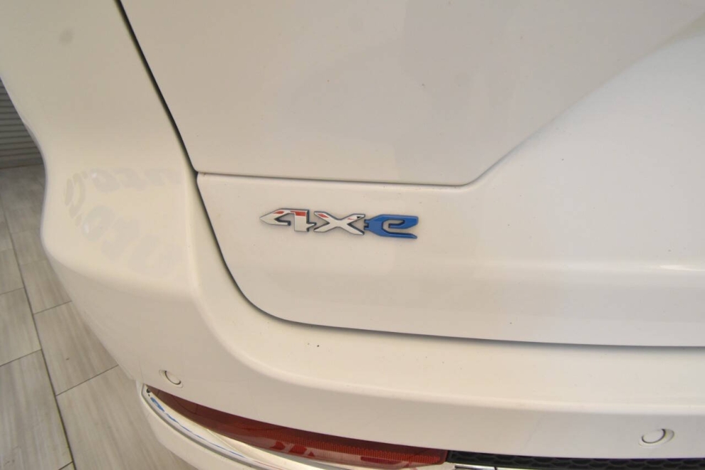 2023 Jeep Grand Cherokee Overland 4xe 4x4 4dr SUV, White, Mileage: 51,016 - photo 46