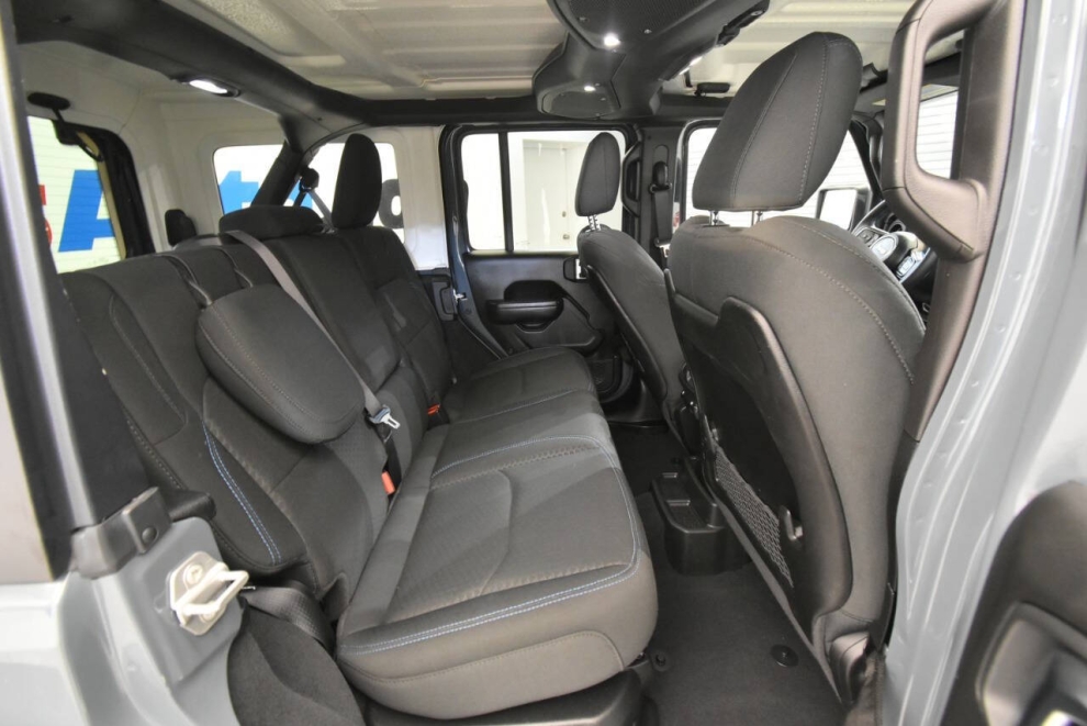 2025 Jeep Wrangler Rubicon 4xe 4x4 4dr SUV, Gray, Mileage: 13,416 - photo 27