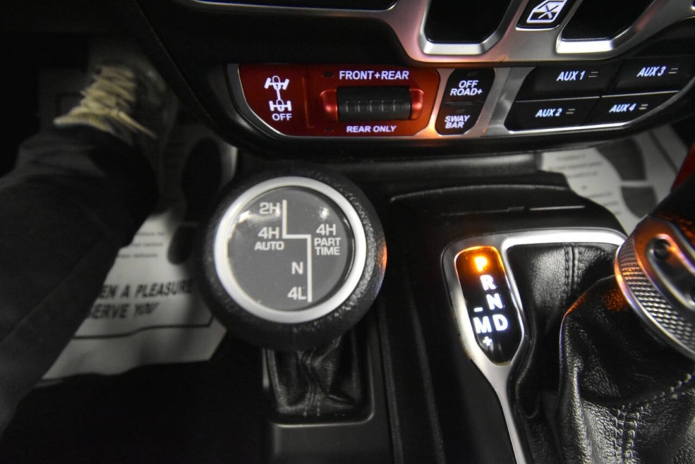 2025 Jeep Wrangler Rubicon 4xe 4x4 4dr SUV, Gray, Mileage: 13,416 - photo 34