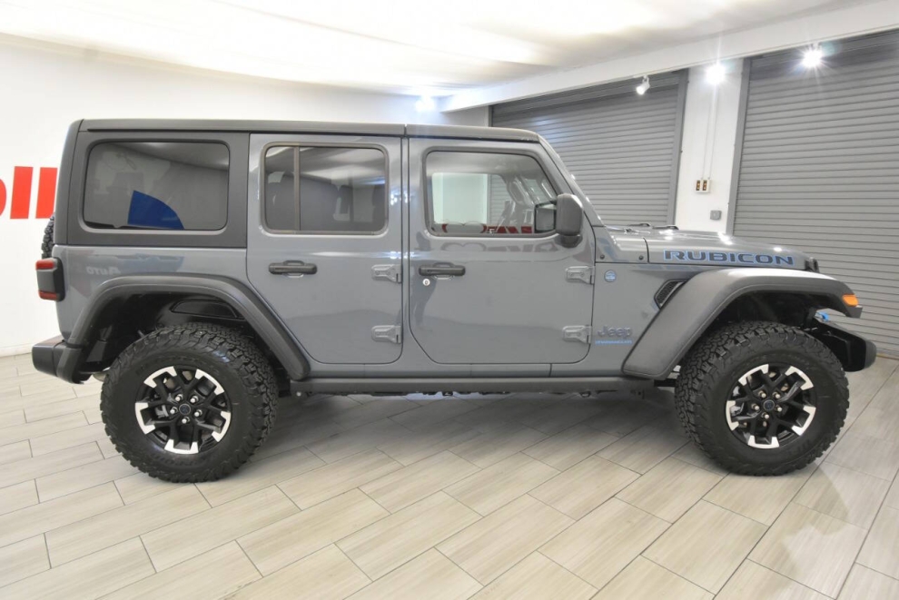 2025 Jeep Wrangler Rubicon 4xe 4x4 4dr SUV, Gray, Mileage: 13,416 - photo 5