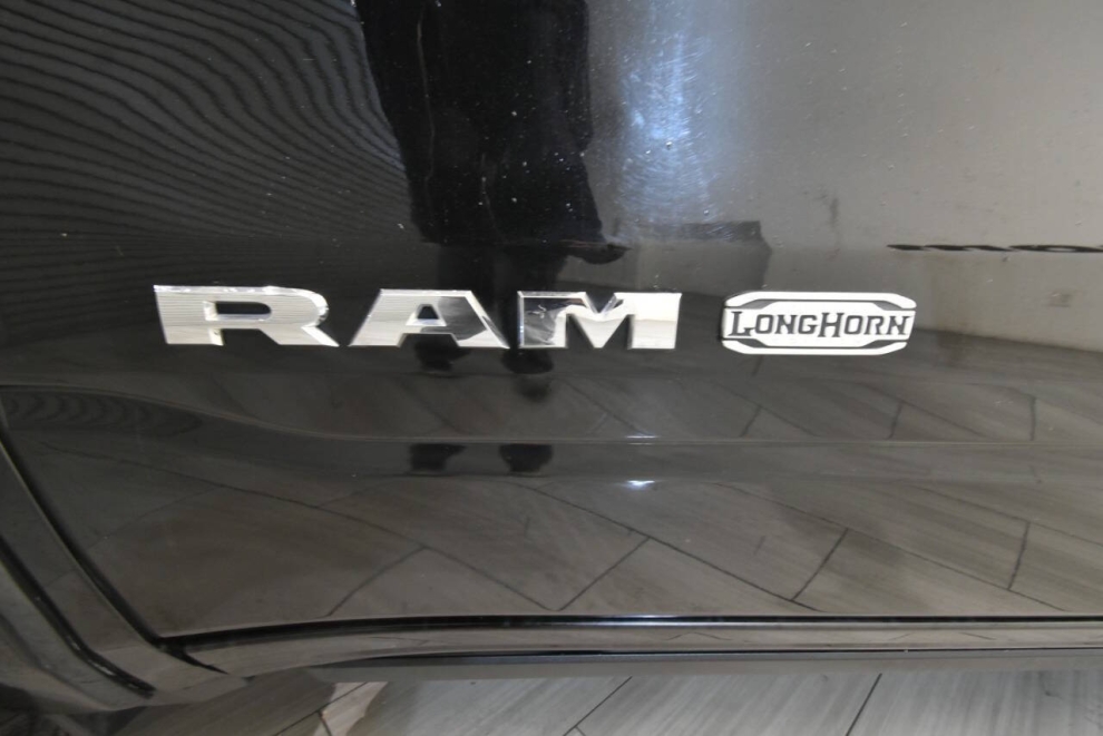 2020 RAM 1500 Laramie Longhorn 4x4 4dr Crew Cab 5.6 ft. SB Pickup, Black, Mileage: 100,058 - photo 13