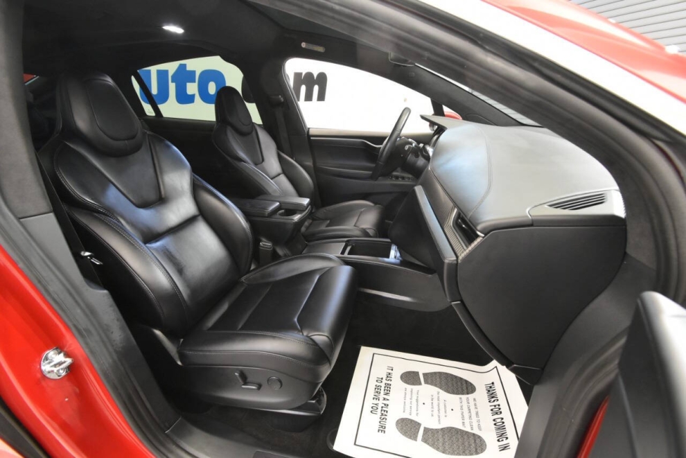 2018 Tesla Model X 75D AWD 4dr SUV, Red, Mileage: 45,065 - photo 22
