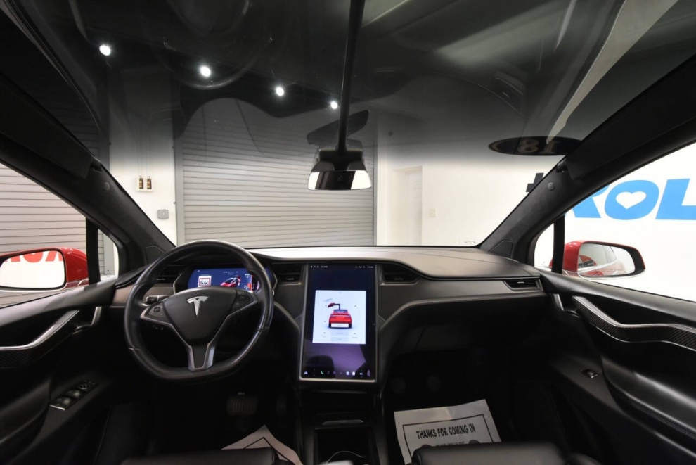 2018 Tesla Model X 75D AWD 4dr SUV, Red, Mileage: 45,065 - photo 27