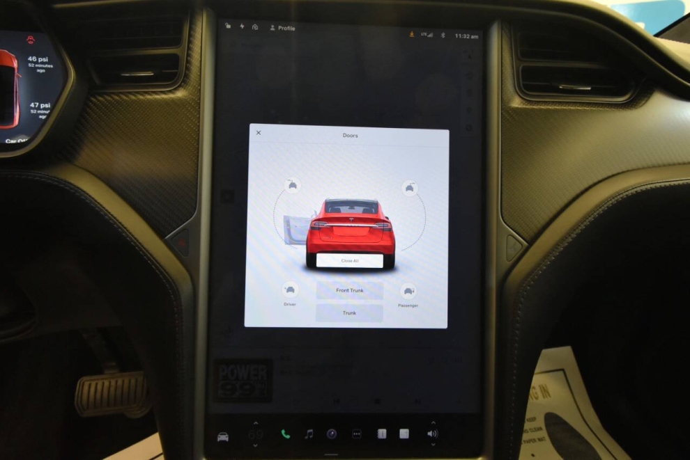 2018 Tesla Model X 75D AWD 4dr SUV, Red, Mileage: 45,065 - photo 32