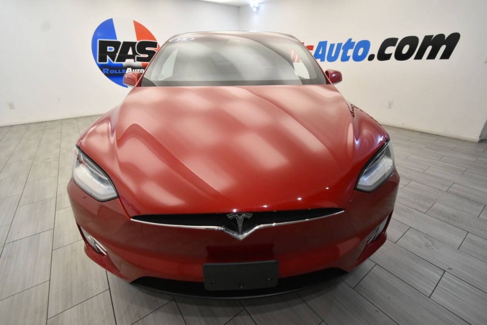 2018 Tesla Model X 75D AWD 4dr SUV, Red, Mileage: 45,065 - photo 7