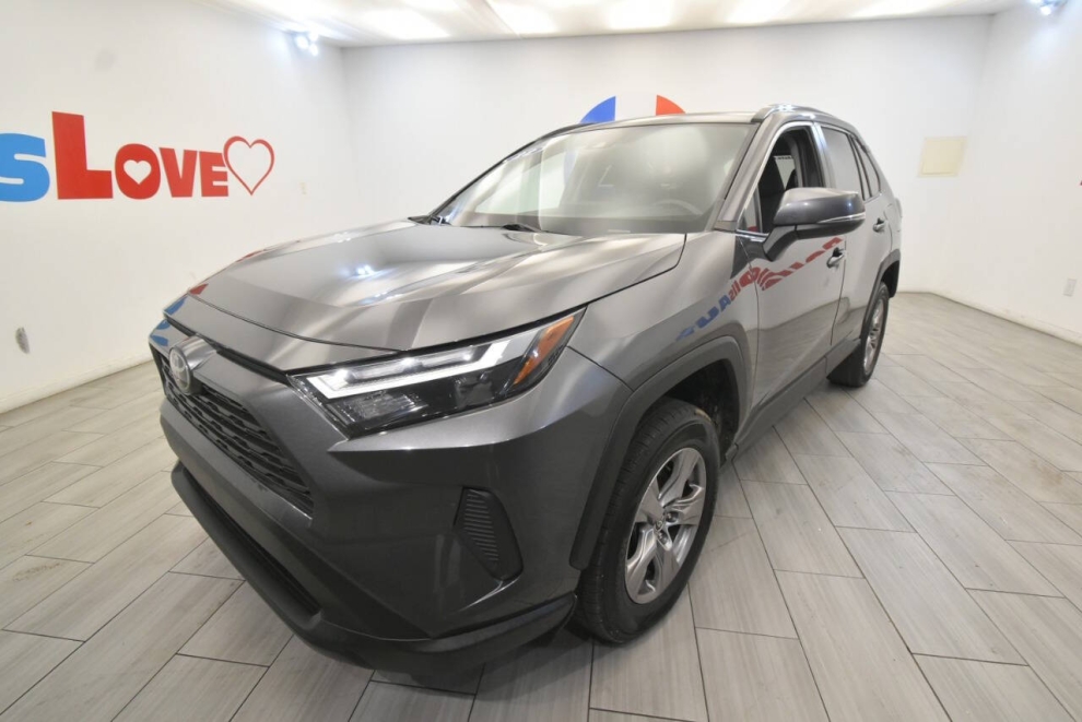 2022 Toyota RAV4 XLE AWD 4dr SUV, Gray, Mileage: 75,244 