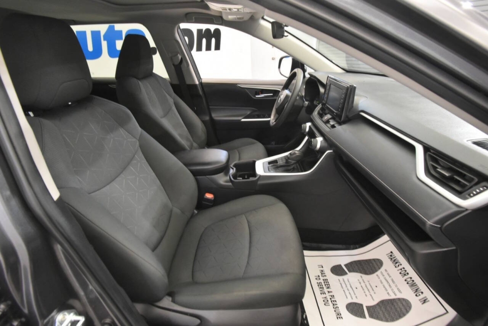 2022 Toyota RAV4 XLE AWD 4dr SUV, Gray, Mileage: 75,244 - photo 18
