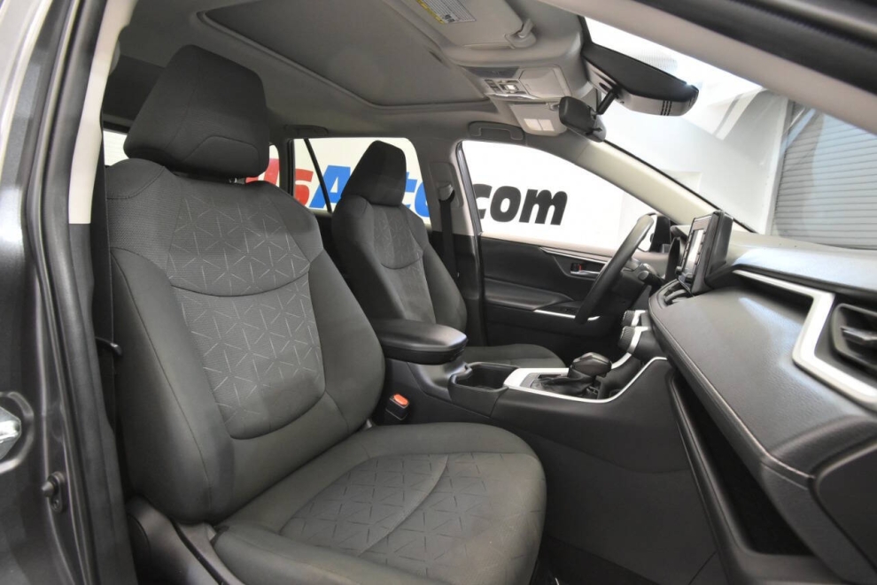 2022 Toyota RAV4 XLE AWD 4dr SUV, Gray, Mileage: 75,244 - photo 19