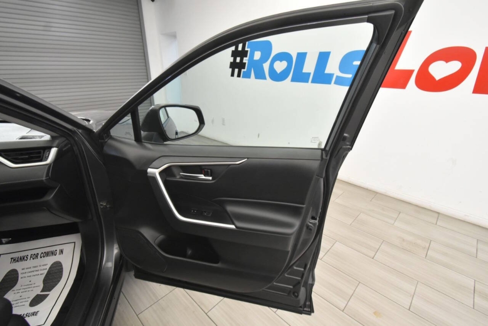 2022 Toyota RAV4 XLE AWD 4dr SUV, Gray, Mileage: 75,244 - photo 20