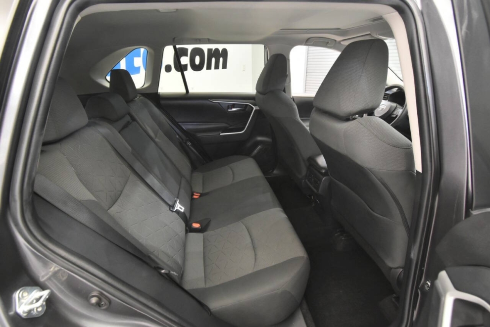 2022 Toyota RAV4 XLE AWD 4dr SUV, Gray, Mileage: 75,244 - photo 21