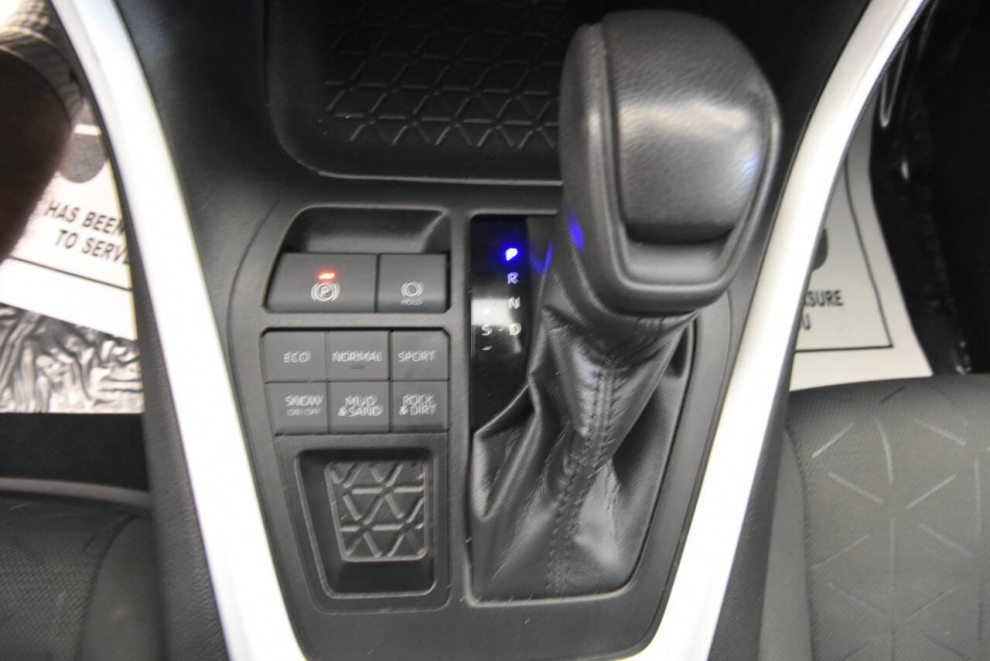2022 Toyota RAV4 XLE AWD 4dr SUV, Gray, Mileage: 75,244 - photo 28