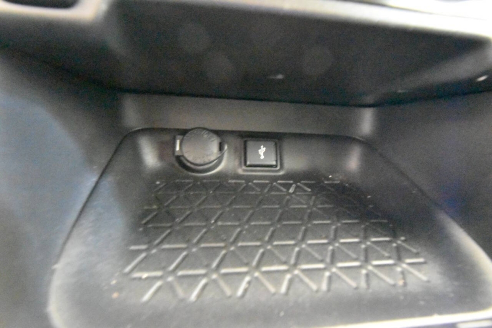 2022 Toyota RAV4 XLE AWD 4dr SUV, Gray, Mileage: 75,244 - photo 29