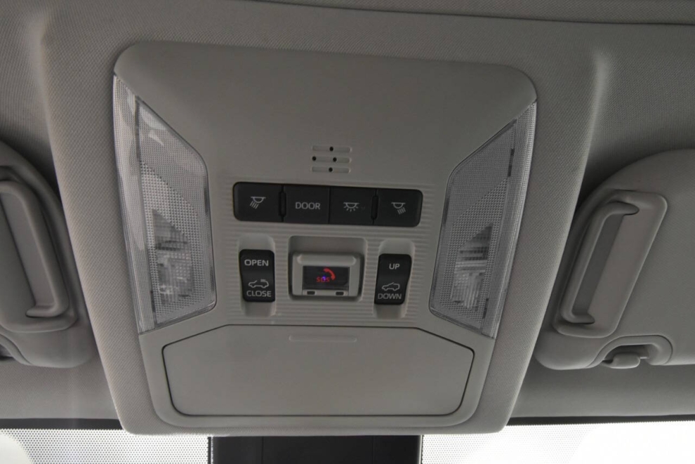 2022 Toyota RAV4 XLE AWD 4dr SUV, Gray, Mileage: 75,244 - photo 32