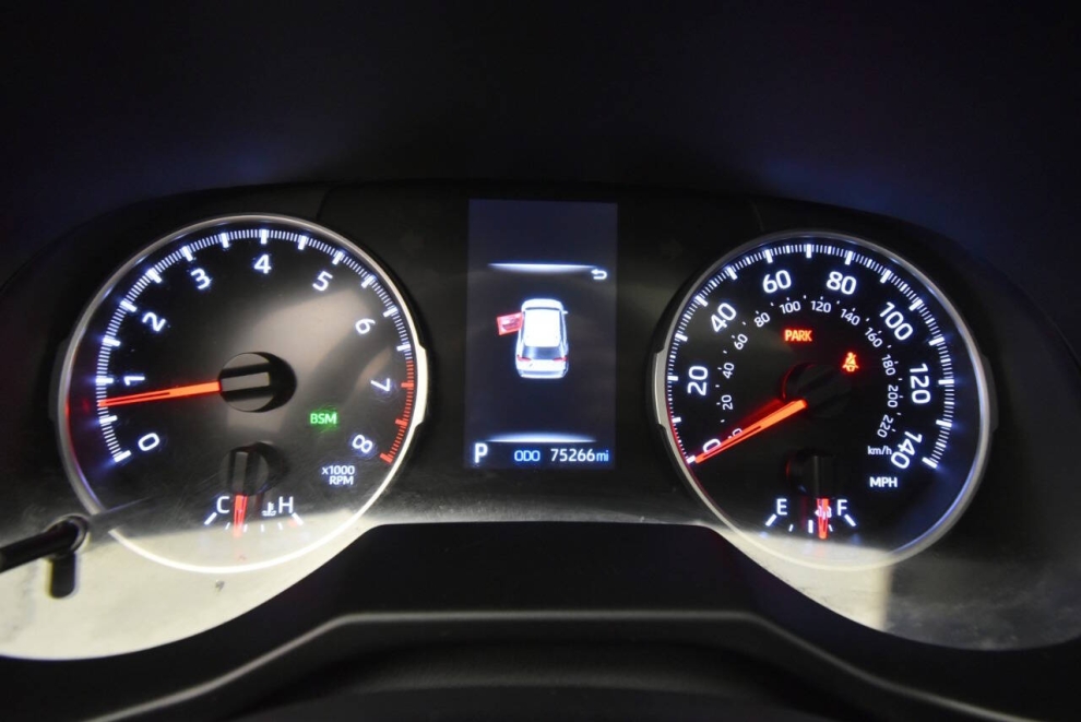 2022 Toyota RAV4 XLE AWD 4dr SUV, Gray, Mileage: 75,244 - photo 40
