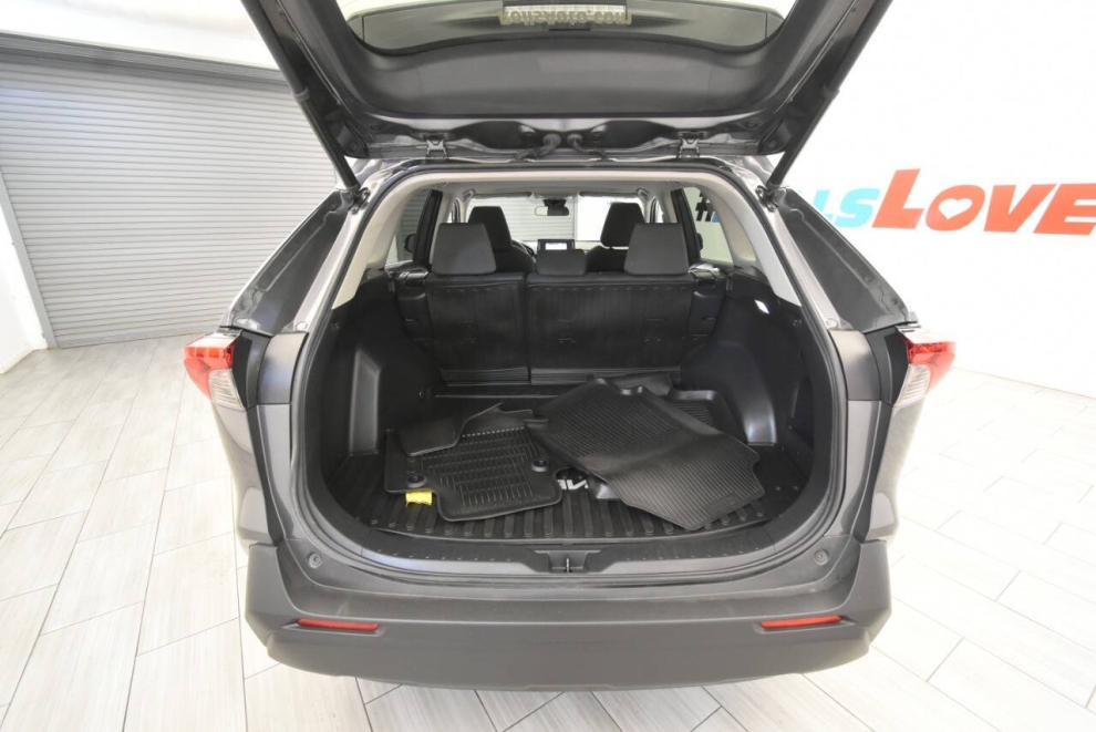 2022 Toyota RAV4 XLE AWD 4dr SUV, Gray, Mileage: 75,244 - photo 42