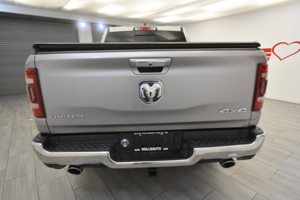 2020 RAM 1500 Limited 4x4 4dr Crew Cab 5.6 ft. SB Pickup, Silver, Mileage: 90,347 - photo 3