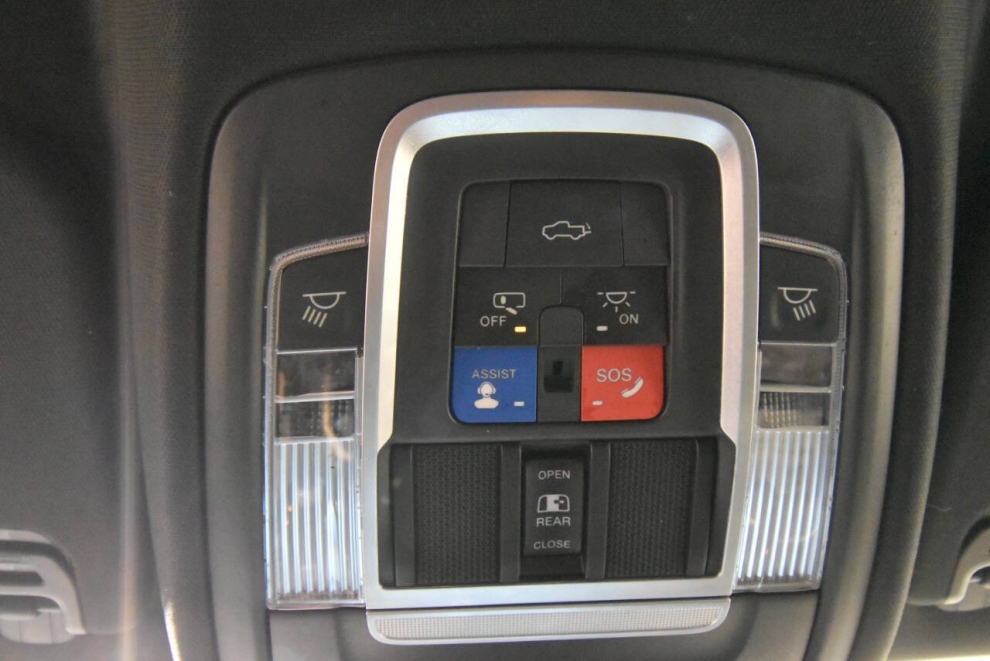 2020 RAM 1500 Limited 4x4 4dr Crew Cab 5.6 ft. SB Pickup, Silver, Mileage: 90,347 - photo 35