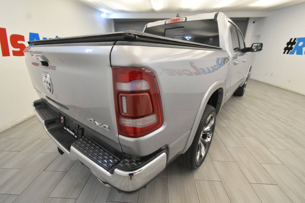 2020 RAM 1500 Limited 4x4 4dr Crew Cab 5.6 ft. SB Pickup, Silver, Mileage: 90,347 - photo 4