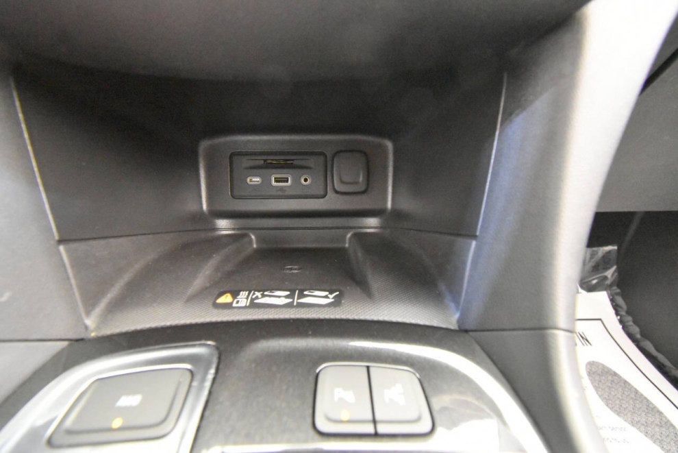 2022 Chevrolet Equinox Premier 4x4 4dr SUV, White, Mileage: 101,211 - photo 27