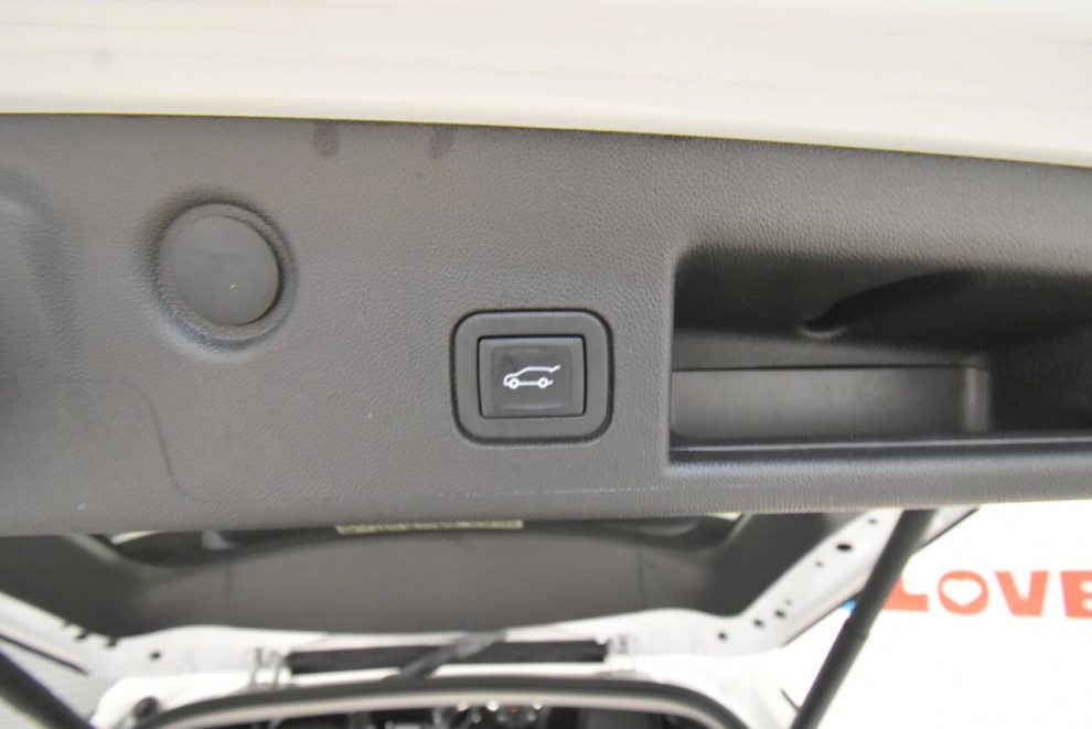 2022 Chevrolet Equinox Premier 4x4 4dr SUV, White, Mileage: 101,211 - photo 42