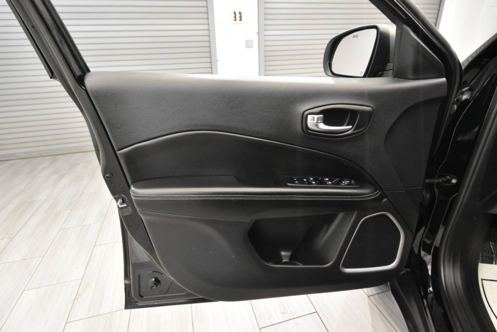 2021 Jeep Compass 80th Anniversary Edition 4x4 4dr SUV, Black, Mileage: 92,197 - photo 12