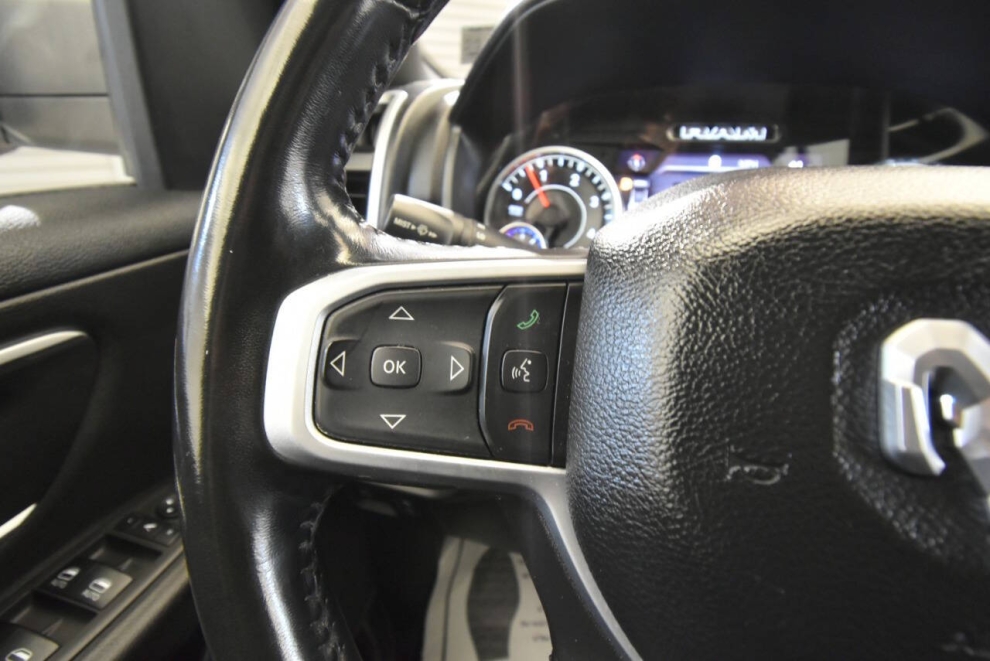 2022 RAM 1500 Big Horn 4x4 4dr Crew Cab 5.6 ft. SB Pickup, Red, Mileage: 80,133 - photo 28