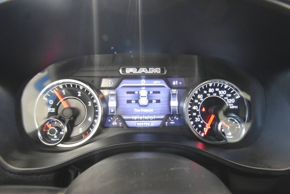 2022 RAM 1500 Big Horn 4x4 4dr Crew Cab 5.6 ft. SB Pickup, Red, Mileage: 80,133 - photo 30