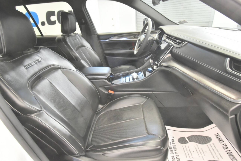 2024 Jeep Grand Cherokee Overland 4xe 4x4 4dr SUV, White, Mileage: 7,543 - photo 22