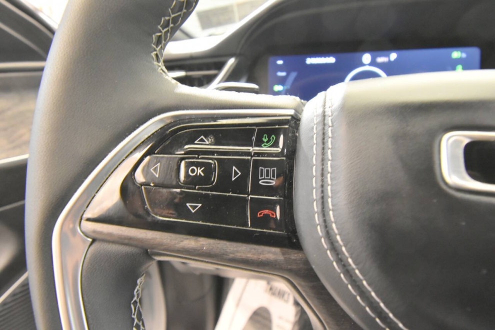 2024 Jeep Grand Cherokee Overland 4xe 4x4 4dr SUV, White, Mileage: 7,543 - photo 38