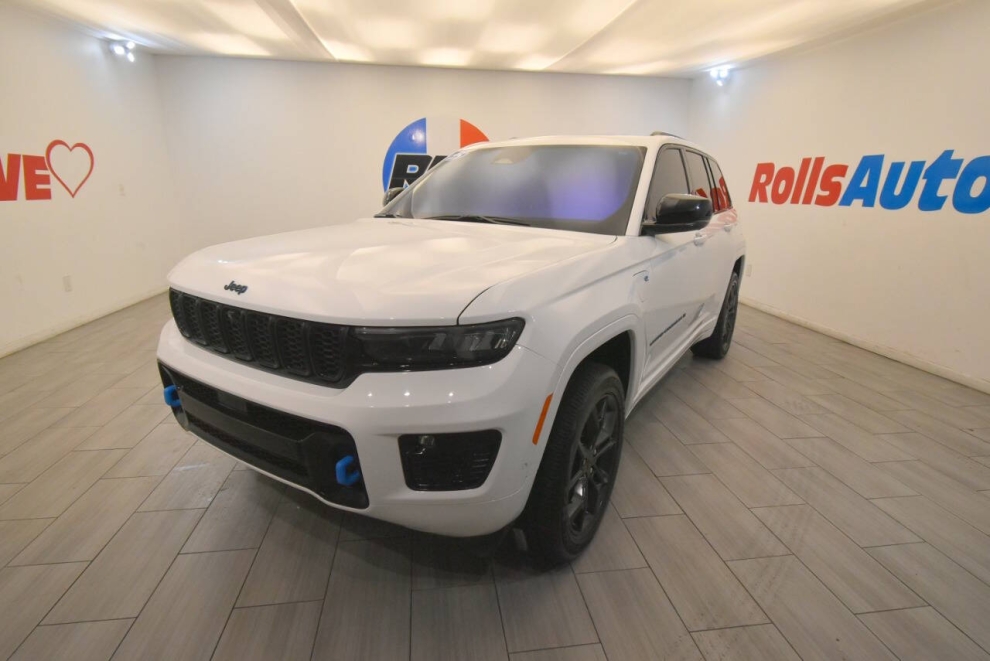 2025 Jeep Grand Cherokee 4xe 4x4 4dr SUV, White, Mileage: 12,777 