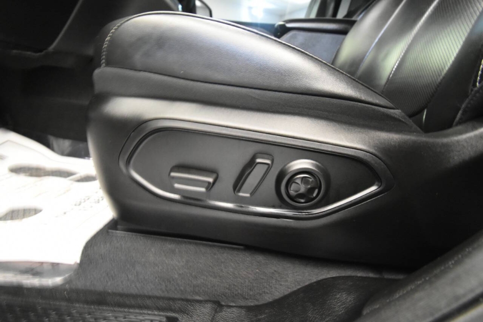 2025 Jeep Grand Cherokee 4xe 4x4 4dr SUV, White, Mileage: 12,777 - photo 18