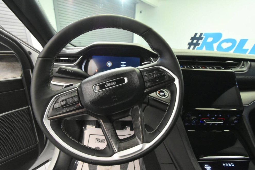 2025 Jeep Grand Cherokee 4xe 4x4 4dr SUV, White, Mileage: 12,777 - photo 32