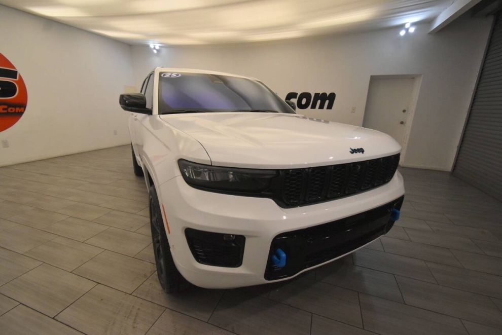 2025 Jeep Grand Cherokee 4xe 4x4 4dr SUV, White, Mileage: 12,777 - photo 6
