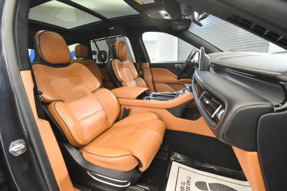 2020 Lincoln Aviator Black Label AWD 4dr SUV, Blue, Mileage: 73,718 - photo 21