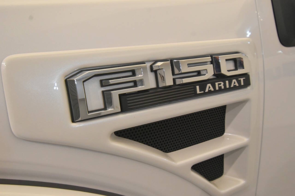 2016 Ford F-150, Blanco, Mileage: 139,500 - photo 18