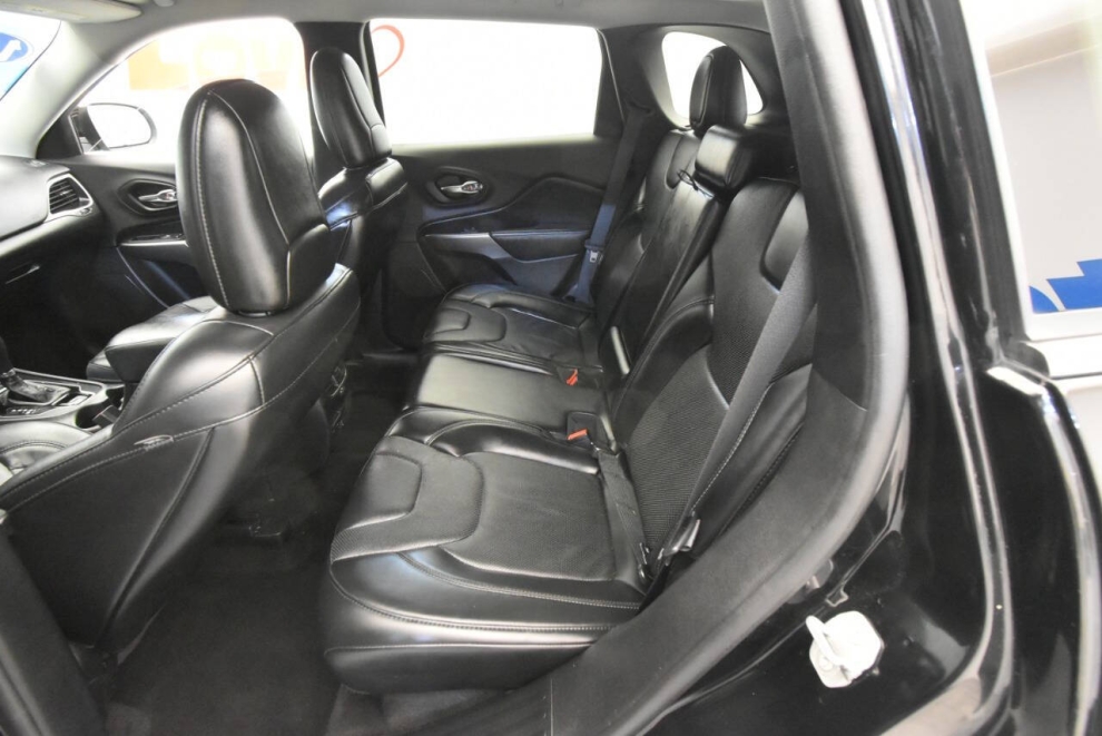 2019 Jeep Cherokee Limited 4x4 4dr SUV, Black, Mileage: 110,949 - photo 13
