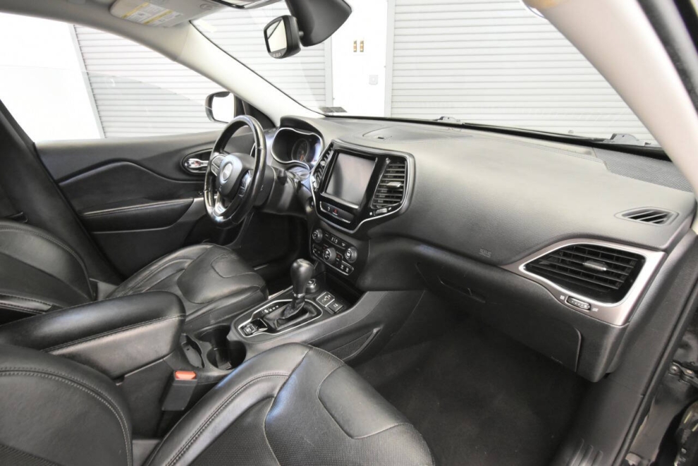 2019 Jeep Cherokee Limited 4x4 4dr SUV, Black, Mileage: 110,949 - photo 15