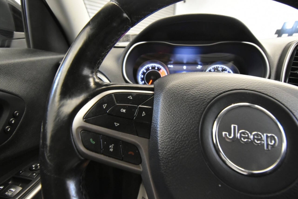 2019 Jeep Cherokee Limited 4x4 4dr SUV, Black, Mileage: 110,949 - photo 25