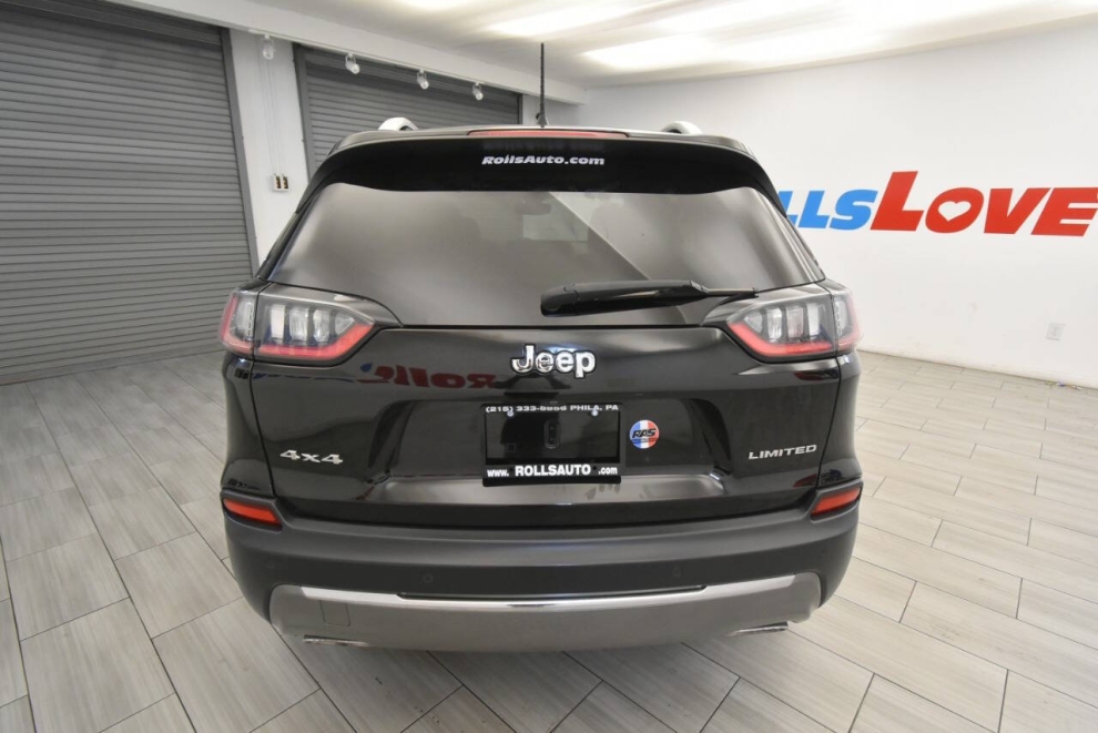 2019 Jeep Cherokee Limited 4x4 4dr SUV, Black, Mileage: 110,949 - photo 3