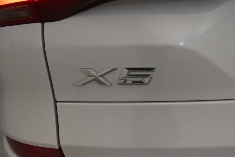 2022 BMW X5 xDrive40i AWD 4dr Sports Activity Vehicle, White, Mileage: 88,067 - photo 49