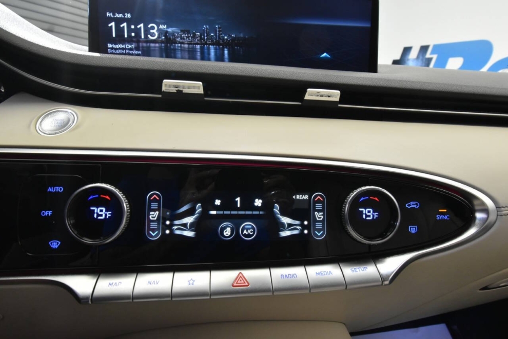 2022 Genesis GV70 2.5T Standard AWD 4dr SUV, Negro, Mileage: 95,879 - photo 21