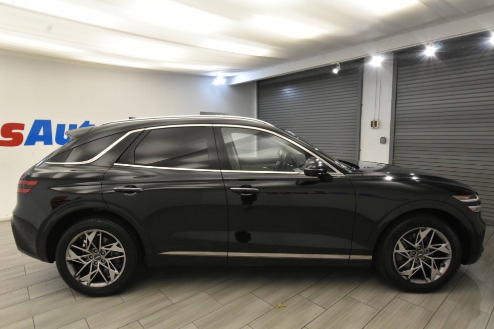 2022 Genesis GV70 2.5T Standard AWD 4dr SUV, Negro, Mileage: 95,879 - photo 5