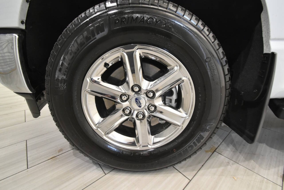 2025 Ford F-150 XLT 4x4 4dr SuperCrew 5.5 ft. SB, Gray, Mileage: 13,369 - photo 10