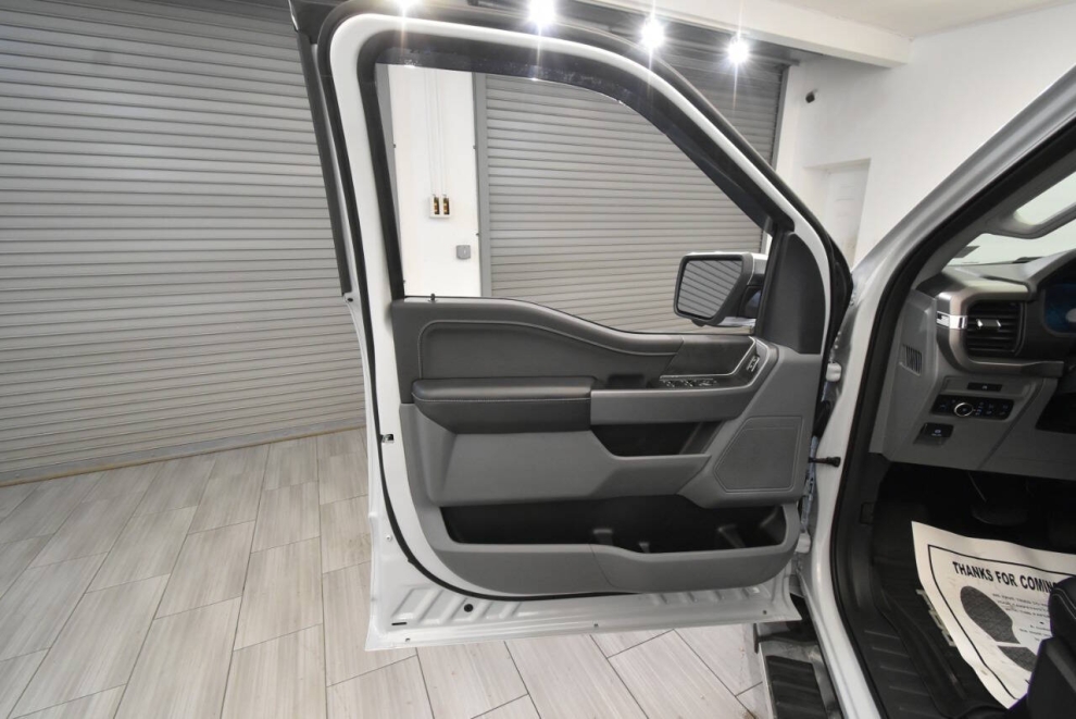 2025 Ford F-150 XLT 4x4 4dr SuperCrew 5.5 ft. SB, Gray, Mileage: 13,369 - photo 17