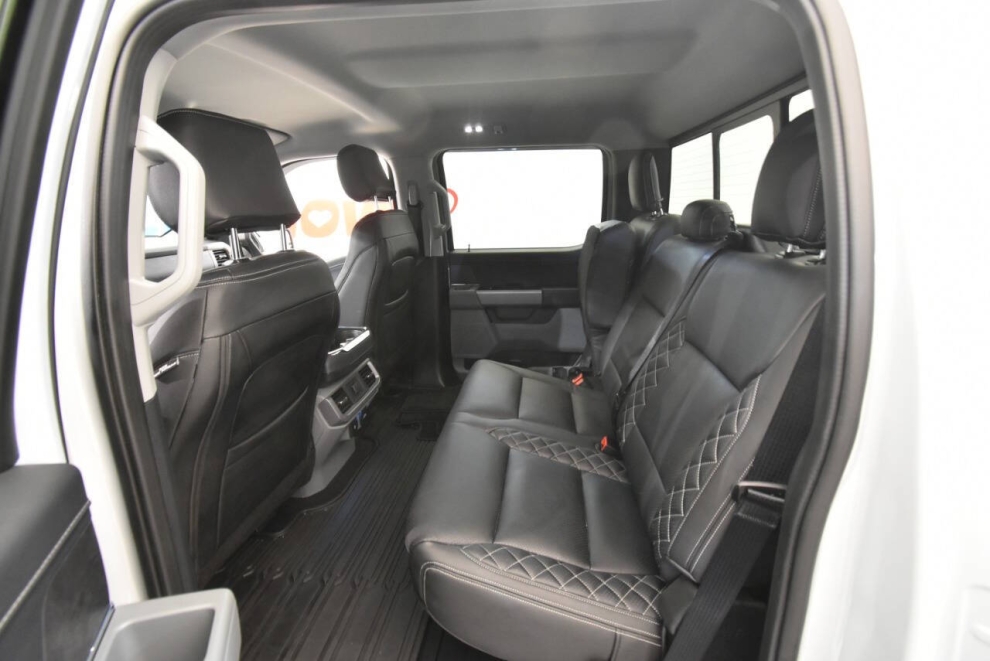 2025 Ford F-150 XLT 4x4 4dr SuperCrew 5.5 ft. SB, Gray, Mileage: 13,369 - photo 18