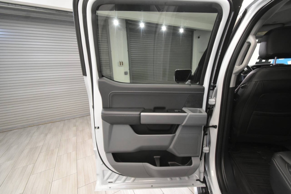 2025 Ford F-150 XLT 4x4 4dr SuperCrew 5.5 ft. SB, Gray, Mileage: 13,369 - photo 19