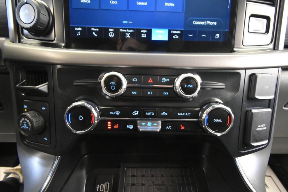 2025 Ford F-150 XLT 4x4 4dr SuperCrew 5.5 ft. SB, Gray, Mileage: 13,369 - photo 30