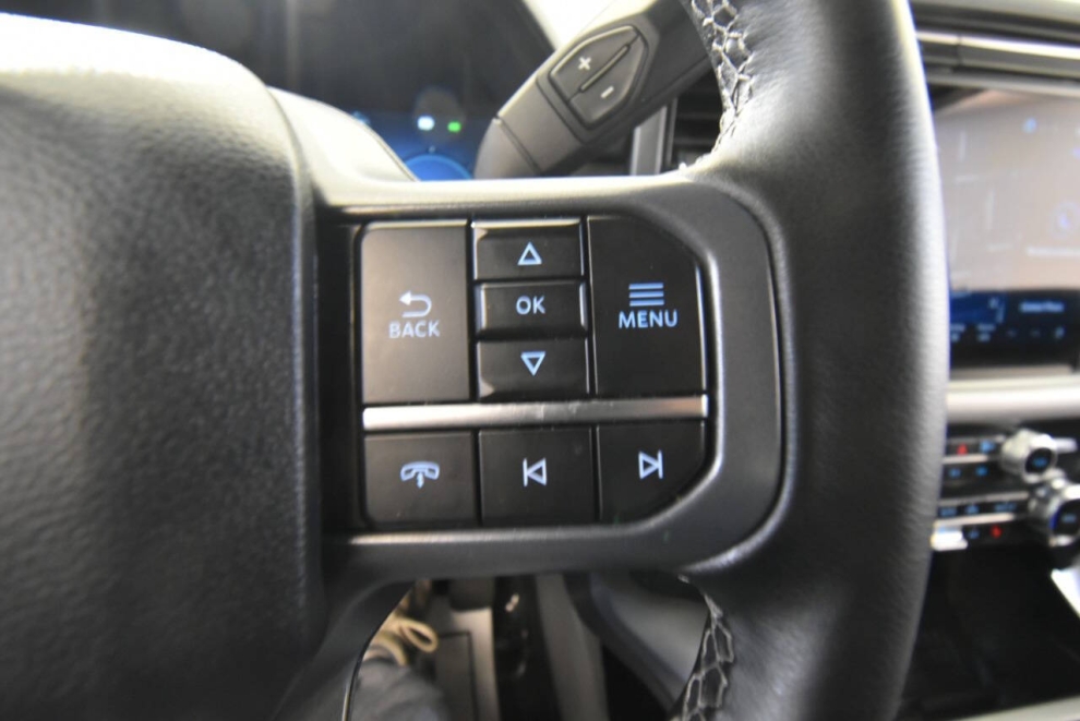 2025 Ford F-150 XLT 4x4 4dr SuperCrew 5.5 ft. SB, Gray, Mileage: 13,369 - photo 35
