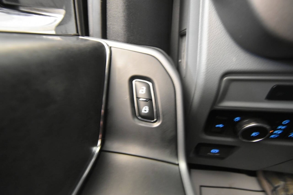 2025 Ford F-150 XLT 4x4 4dr SuperCrew 5.5 ft. SB, Gray, Mileage: 13,369 - photo 38